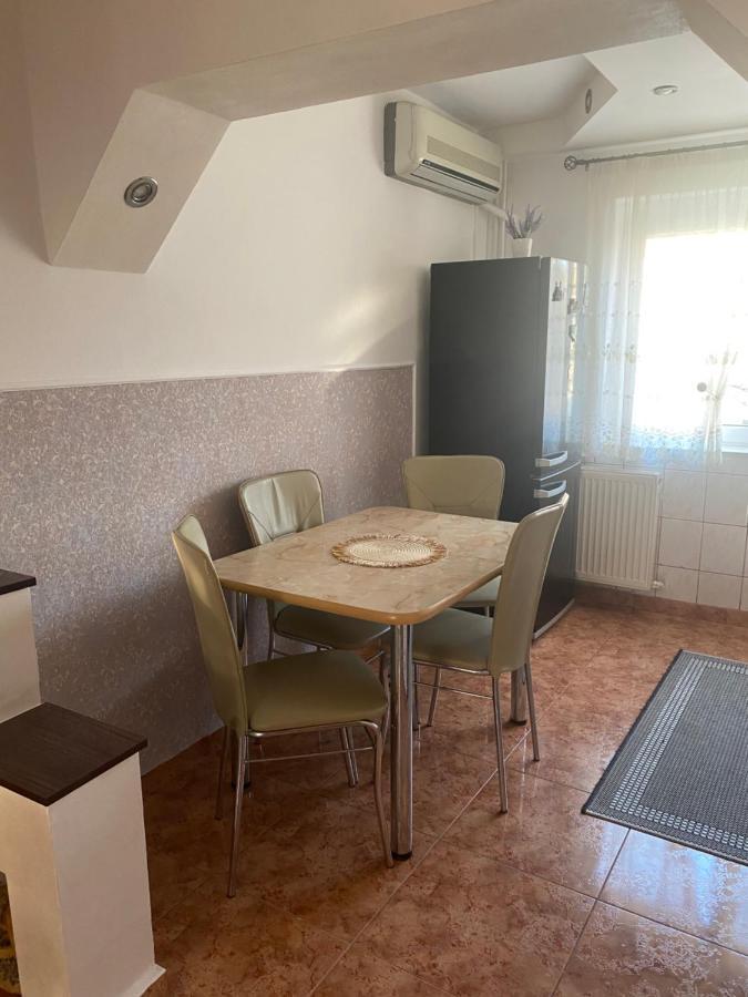 Apartament Regim Hotelier Oradea Exterior photo